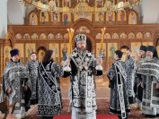 8-Архиепископ Амфилохий совершил первую Литургию Преждеосвященных Даров в наступившей Святой Четыредесятнице