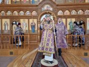 2-В пятое воскресение Святой Четыредесятницы архиепископ Амфилохий возглавил служение Божественной Литургии в главном храме Восточного Казахстана