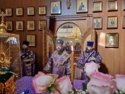 8-В пятое воскресение Святой Четыредесятницы архиепископ Амфилохий возглавил служение Божественной Литургии в главном храме Восточного Казахстана