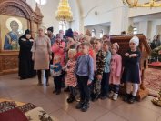 32-В пятое воскресение Святой Четыредесятницы архиепископ Амфилохий возглавил служение Божественной Литургии в главном храме Восточного Казахстана