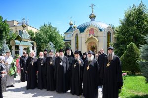 Архиепископ Усть-Каменогорский и Семипалатинский Амфилохий принял участие в освящении часовни в честь Воскресения Христова для упокоения останков приснопамятных казахстанских иерархов Х IX-XX веков 