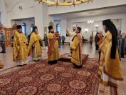2-В первый день нового года архиепископ Амфилохий совершил Божественную Литургию в Андреевском соборе 