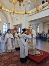 3-В Троицкую родительскую субботу в Андреевском кафедральном соборе были совершены заупокойные богослужения
