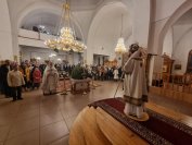 51-«Рождество Твое, Христе Боже наш, возсия мирови свет разума». В ночь на 7 января в Андреевском кафедральном соборе была совершена праздничная Божественная Литургия