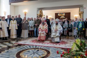 Архиепископ Амфилохий сослужил митрополиту Екатеринбургскому и Верхотурскому Евгению, главе Екатеринбургской митрополии