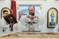 1-Архиепископ Амфилохий сослужил митрополиту Екатеринбургскому и Верхотурскому Евгению, главе Екатеринбургской митрополии