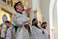 18-Архиепископ Амфилохий сослужил митрополиту Екатеринбургскому и Верхотурскому Евгению, главе Екатеринбургской митрополии
