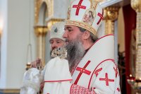 21-Архиепископ Амфилохий сослужил митрополиту Екатеринбургскому и Верхотурскому Евгению, главе Екатеринбургской митрополии