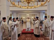 3-В Лазареву субботу архиепископ Амфилохий совершил Божественную Литургию в главном храме епархии