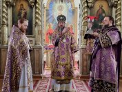 23-Архиепископ Амфилохий совершил Божественную Литургию в кафедральном соборе в честь Воскресения Христова города Семипалатинска