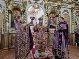 Архиепископ Амфилохий совершил Божественную Литургию святителя Василия Великого в соборе в честь Воскресения Христова города Семипалатинска
