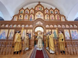 Божественная Литургия в день памяти святых первоверховных апостолов Петра и Павла