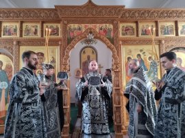 Архиепископ Амфилохий совершил Божественную Литургию Преждеосвященных Даров в Троицком крепостном соборе