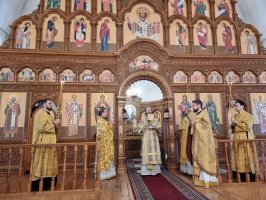 Архиепископ Амфилохий совершил Божественную Литургию в Андреевском соборе 