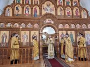 20-Архиепископ Амфилохий совершил Божественную Литургию в Андреевском соборе 