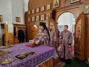 3-Архиепископ Амфилохий совершил Божественную Литургию и панихиду в Андреевском кафедральном соборе