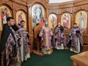 7-Архиепископ Амфилохий совершил Божественную Литургию и панихиду в Андреевском кафедральном соборе