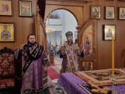 9-Архиепископ Амфилохий совершил Божественную Литургию и панихиду в Андреевском кафедральном соборе