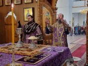 24-Архиепископ Амфилохий совершил Божественную Литургию и панихиду в Андреевском кафедральном соборе