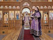 29-Архиепископ Амфилохий совершил Божественную Литургию и панихиду в Андреевском кафедральном соборе