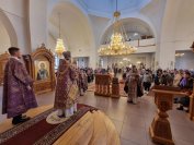 42-Архиепископ Амфилохий совершил Божественную Литургию и панихиду в Андреевском кафедральном соборе