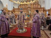 49-Архиепископ Амфилохий совершил Божественную Литургию и панихиду в Андреевском кафедральном соборе