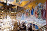 1-В мясопустную родительскую субботу архиепископ Усть-Каменогорский и Семипалатинский Амфилохий сослужил митрополиту Александру за Божественной Литургией в Петропавловском храме Алматы.