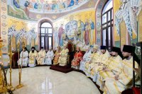 10-В мясопустную родительскую субботу архиепископ Усть-Каменогорский и Семипалатинский Амфилохий сослужил митрополиту Александру за Божественной Литургией в Петропавловском храме Алматы.