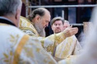 21-В мясопустную родительскую субботу архиепископ Усть-Каменогорский и Семипалатинский Амфилохий сослужил митрополиту Александру за Божественной Литургией в Петропавловском храме Алматы.