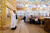 25-В мясопустную родительскую субботу архиепископ Усть-Каменогорский и Семипалатинский Амфилохий сослужил митрополиту Александру за Божественной Литургией в Петропавловском храме Алматы.