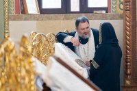 26-В мясопустную родительскую субботу архиепископ Усть-Каменогорский и Семипалатинский Амфилохий сослужил митрополиту Александру за Божественной Литургией в Петропавловском храме Алматы.
