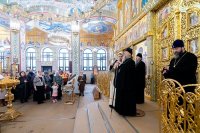 29-В мясопустную родительскую субботу архиепископ Усть-Каменогорский и Семипалатинский Амфилохий сослужил митрополиту Александру за Божественной Литургией в Петропавловском храме Алматы.