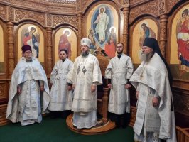 В воскресный день архиепископ Амфилохий совершил Божественную Литургию в главном храме Восточного Казахстана
