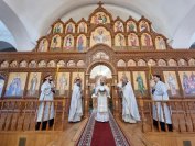 23-В воскресный день архиепископ Амфилохий совершил Божественную Литургию в главном храме Восточного Казахстана