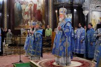 1-В канун праздника Рождества Пресвятой Богородицы архиепископ Амфилохий сослужил Святейшему Патриарху Кириллу за всенощным бдением в храме Христа Спасителя
