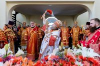 7-Перенесение мощей святителя Николая Чудотворца из Мир Ликийских в город Бари. Управляющий Усть-Каменогорской и Семипалатинской епархией сослужил митрополиту Александру в Гаврииловском храме города Талдыкоргана