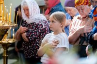 22-Перенесение мощей святителя Николая Чудотворца из Мир Ликийских в город Бари. Управляющий Усть-Каменогорской и Семипалатинской епархией сослужил митрополиту Александру в Гаврииловском храме города Талдыкоргана