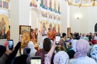 26-Перенесение мощей святителя Николая Чудотворца из Мир Ликийских в город Бари. Управляющий Усть-Каменогорской и Семипалатинской епархией сослужил митрополиту Александру в Гаврииловском храме города Талдыкоргана