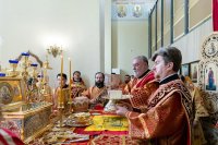 28-Перенесение мощей святителя Николая Чудотворца из Мир Ликийских в город Бари. Управляющий Усть-Каменогорской и Семипалатинской епархией сослужил митрополиту Александру в Гаврииловском храме города Талдыкоргана