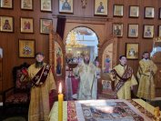 14-Архиепископ Амфилохий совершил Божественную Литургию в Неделю 7-ю по Пятидесятнице