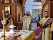 27-Архиепископ Амфилохий совершил Божественную Литургию в Неделю 7-ю по Пятидесятнице