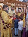 34-Архиепископ Амфилохий совершил Божественную Литургию в Неделю 7-ю по Пятидесятнице