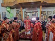 6-Архиепископ Амфилохий совершил Божественную Литургию в Воскресенском кафедральном соборе города Семипалатинска