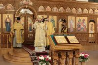 1-В Неделю пред Воздвижением Креста Господня архиепископ Амфилохий совершил Божественную Литургию в Андреевском кафедральном соборе