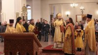 3-В Неделю пред Воздвижением Креста Господня архиепископ Амфилохий совершил Божественную Литургию в Андреевском кафедральном соборе