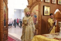 32-В Неделю пред Воздвижением Креста Господня архиепископ Амфилохий совершил Божественную Литургию в Андреевском кафедральном соборе