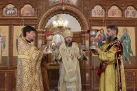 37-В Неделю пред Воздвижением Креста Господня архиепископ Амфилохий совершил Божественную Литургию в Андреевском кафедральном соборе