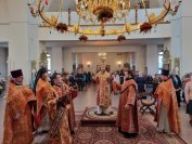 2-Архиепископ Амфилохий возглавил богослужения в день Радоницы