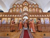25-Архиепископ Амфилохий возглавил богослужения в день Радоницы