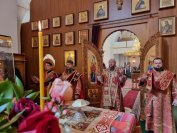 32-Архиепископ Амфилохий возглавил богослужения в день Радоницы